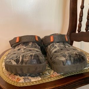 Camo crocs